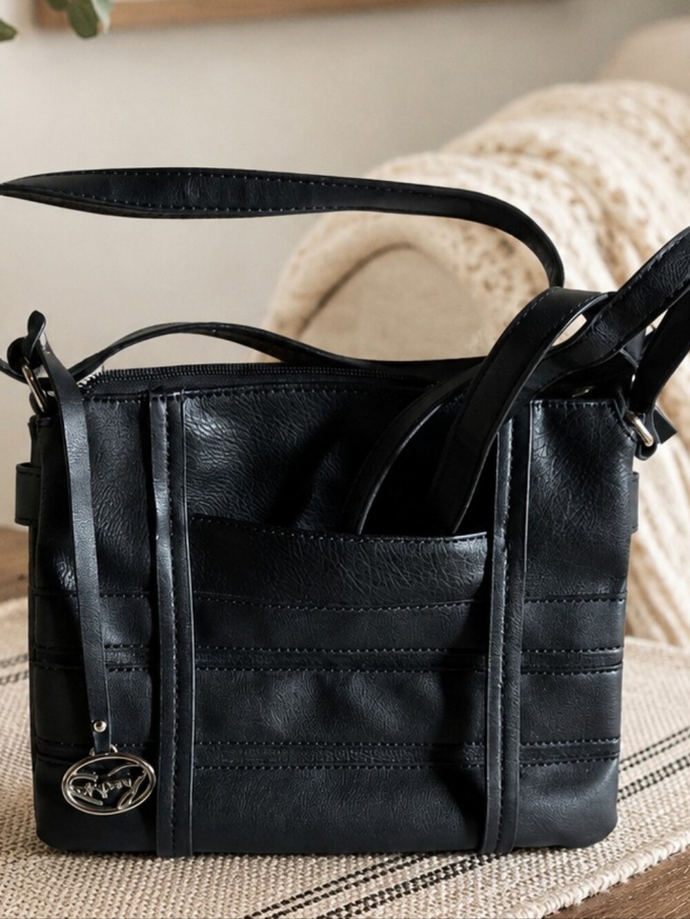 Company ,Black Leather Crossbody Shoulder Bag - Unbranded